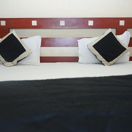 Hotel Nirmal Palace Kanpur Exterior photo